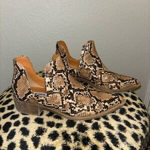 Steve Madden Joella Cognac Snake bootie, Size 8